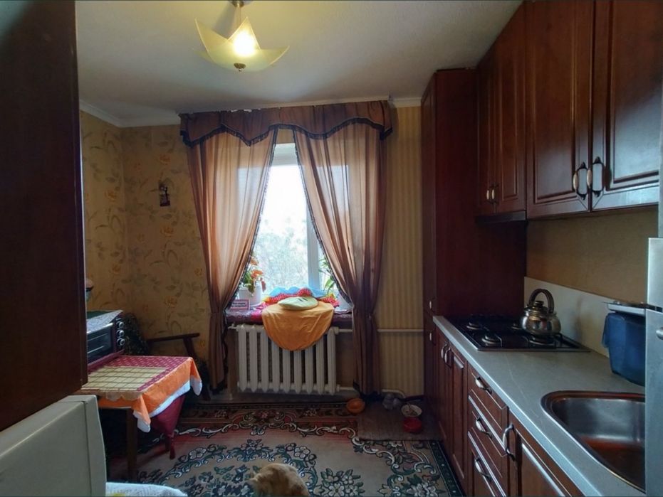 Продам 3к квартиру з меблями і технікою в Броварах
