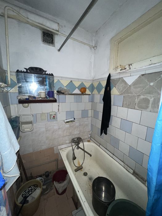 Продам 2х к квартиру під Ремонт Космос