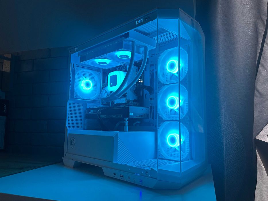 Biały Komputer RTX 5060 Ryzen 5 Akwarium Gamingowy do Gier FV23% Nowy