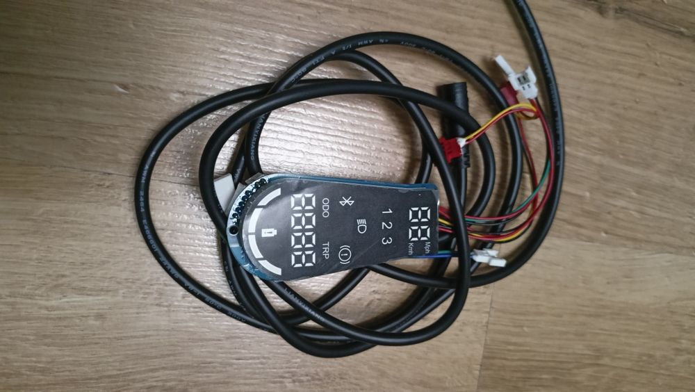 Wyświetlacz hulajnogi fiat 500.