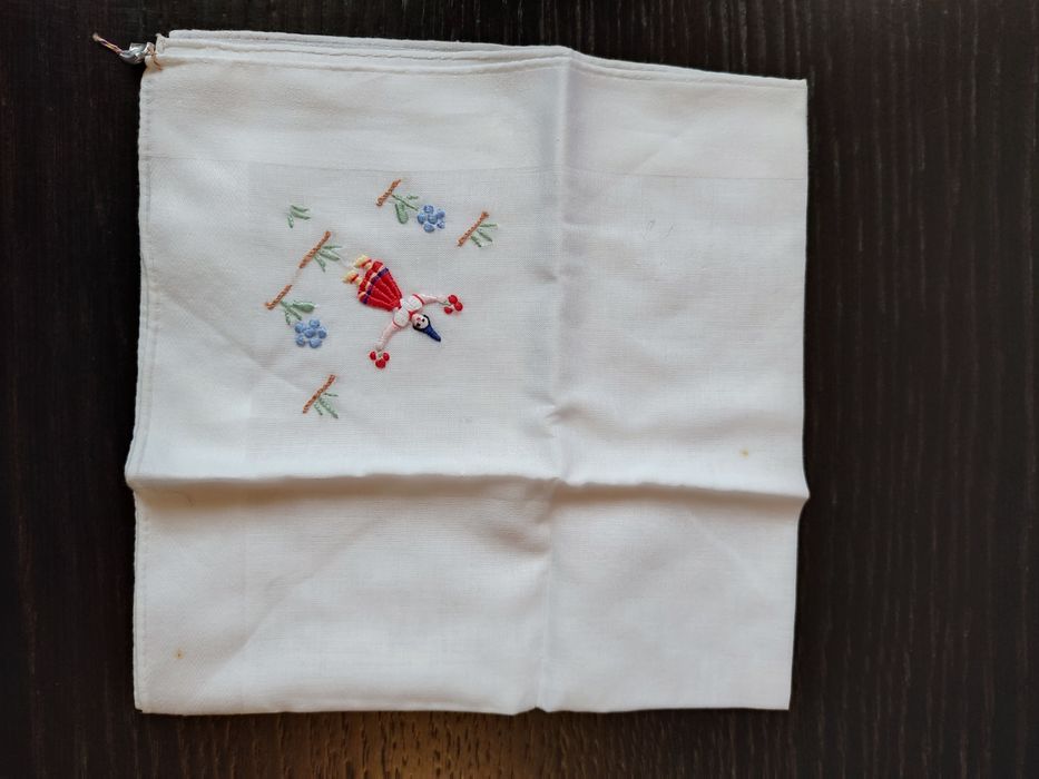 2 Lenços bordados da Madeira