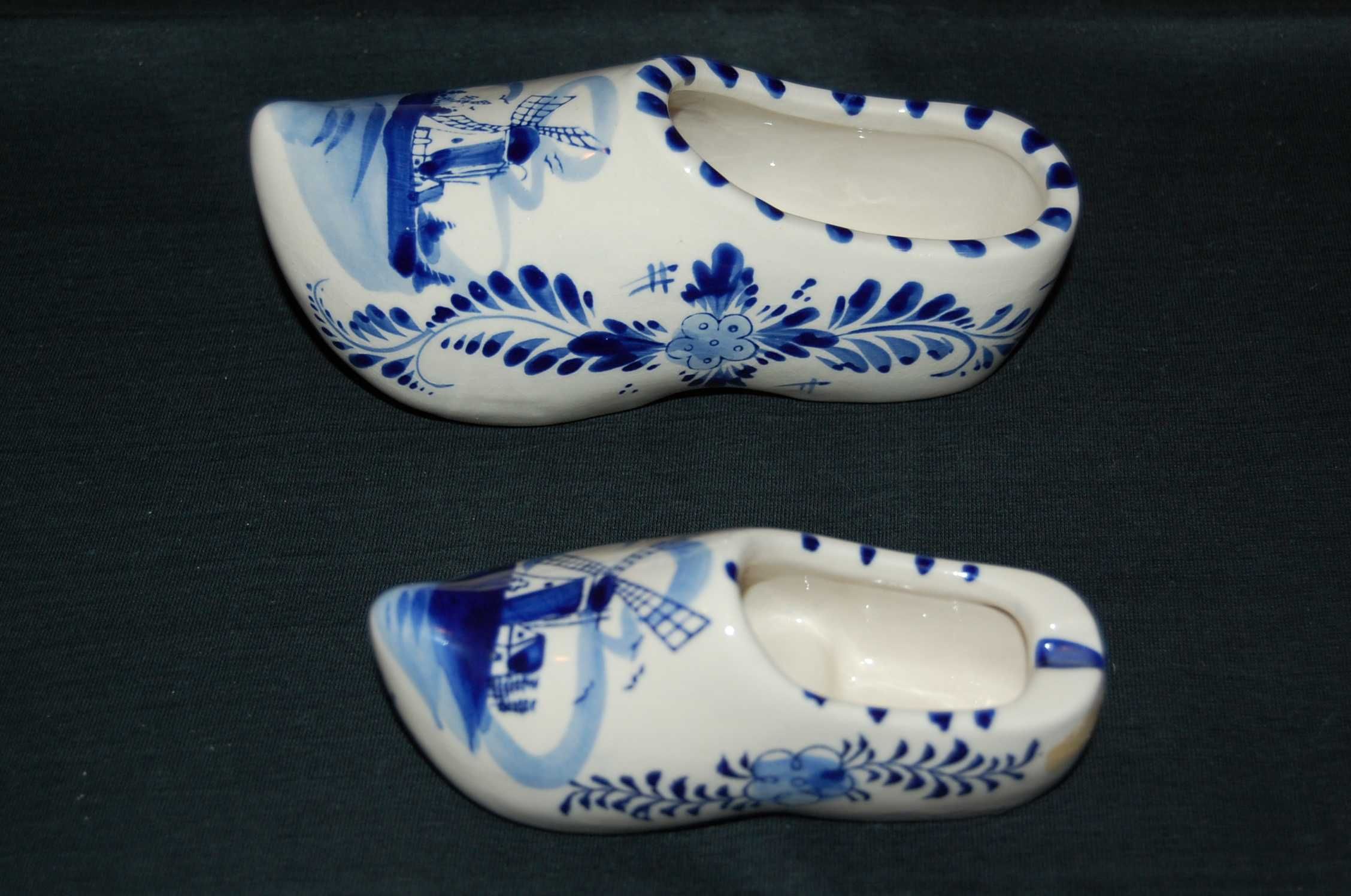 Buty ceramiczne, ręcznie malowane, syg. Holland Delft - 19 i 14,5 cm