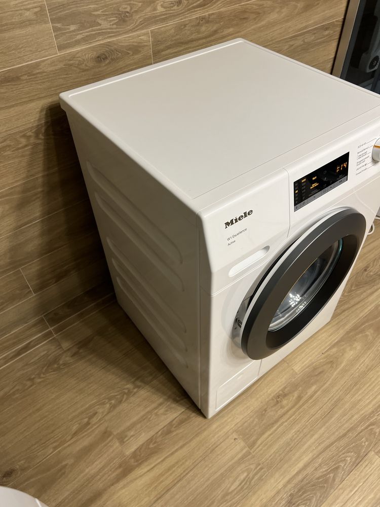 Нова пральна машина Miele W1