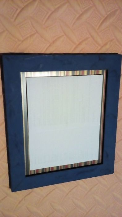Moldura Grande, de textura rugosa, com passe-partout