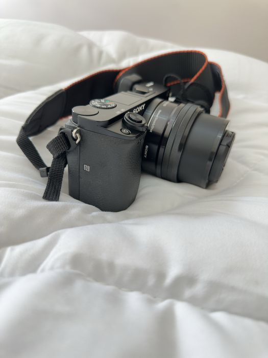 Sony ZV E10 with lens 16-50mm