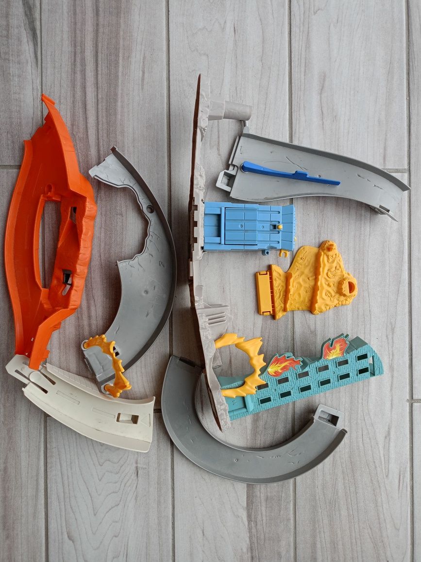 Хот вилс Hot wheels, гараж с Акулой, дополнительные детали, сменные