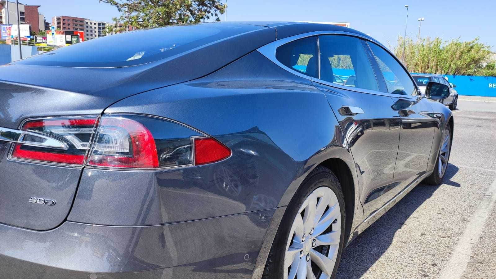 Tesla Model S 90D