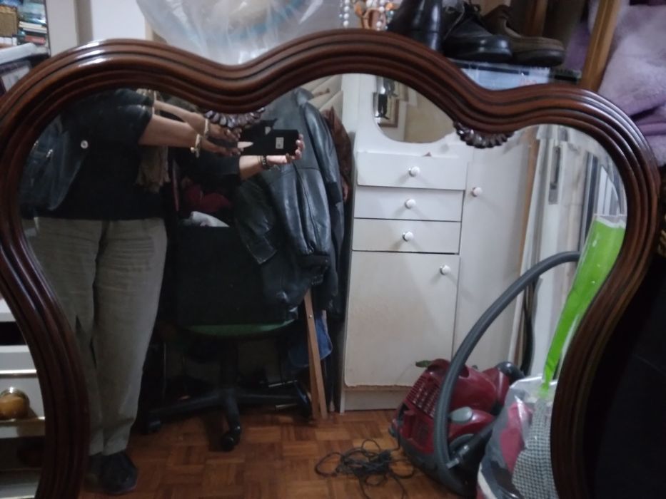 Vendo espelho emoldurado em muito bom estado