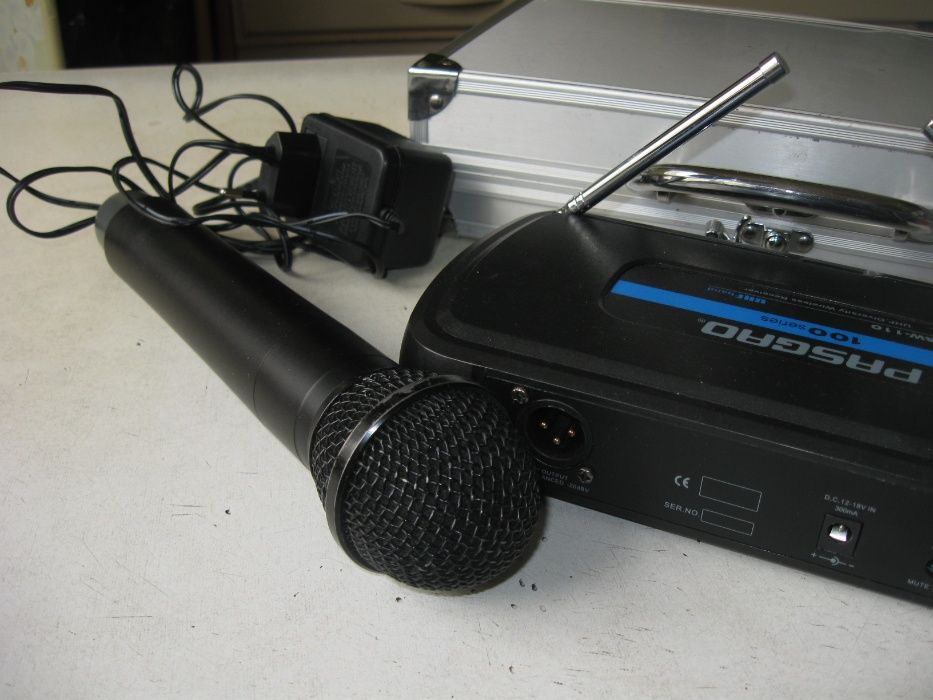 микрофон беспроводной с радиосистемой Pasgao Paw110