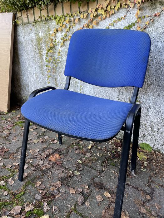 Krzesło biurowe niebieskie i czarne