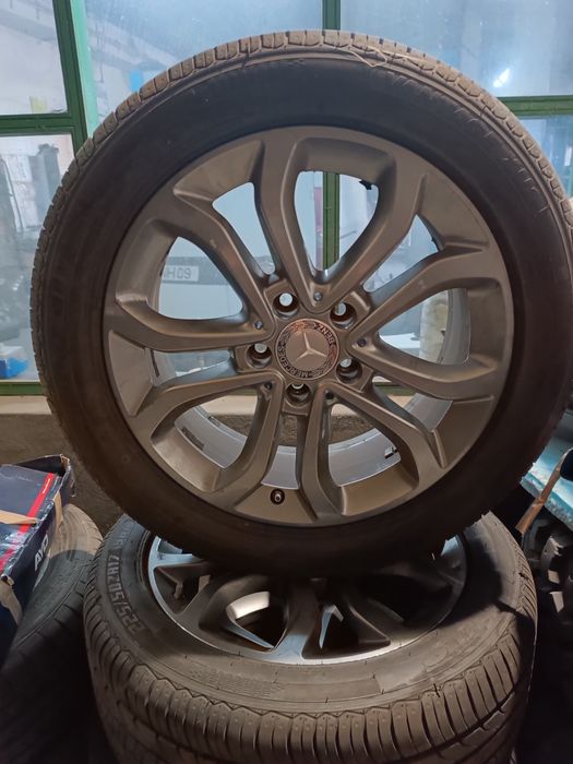 4 jantes 17 de Mercedes-Benz com pneus novos
