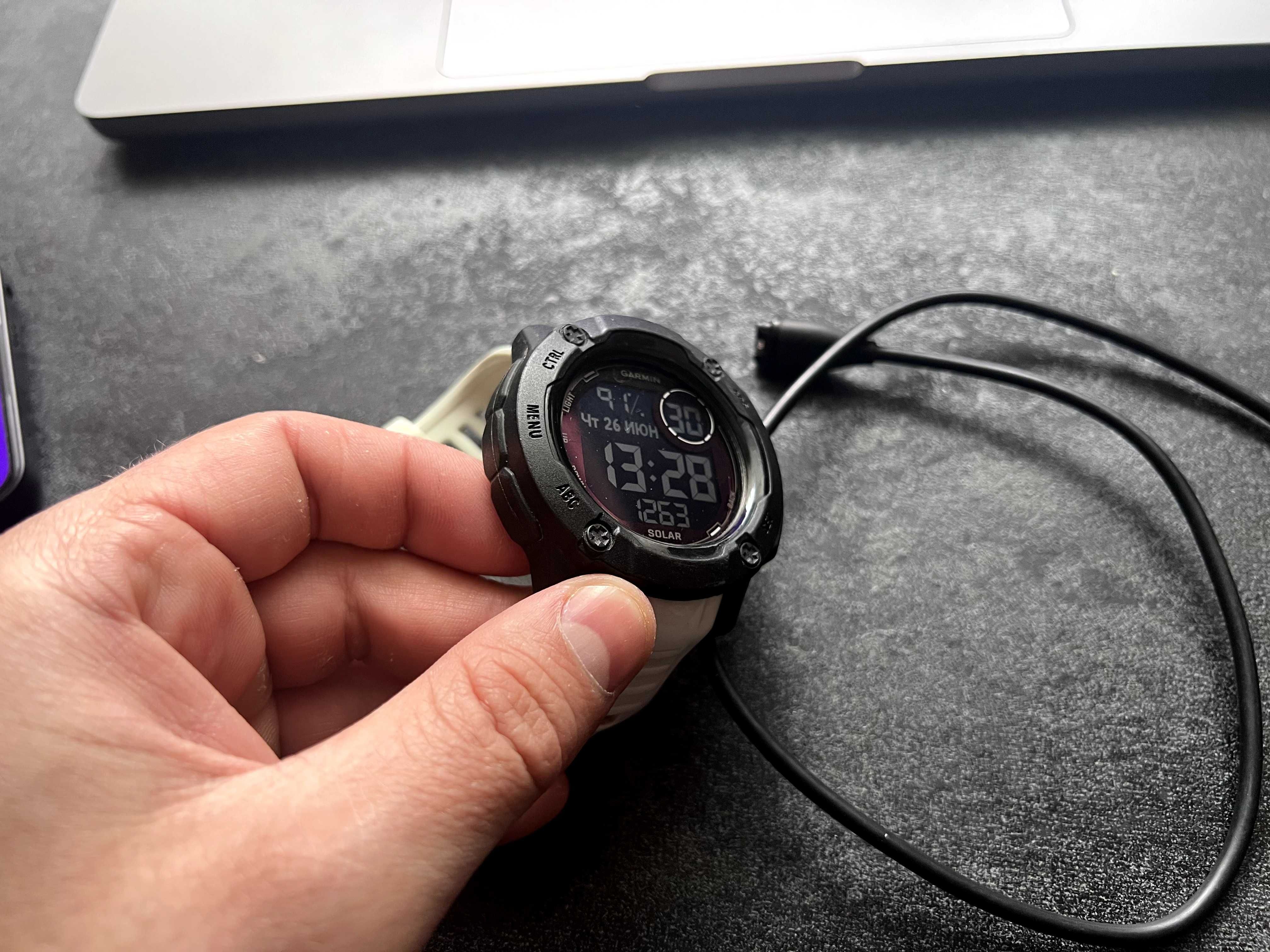 Garmin Instinct 2X Solar Whitestone б/у.