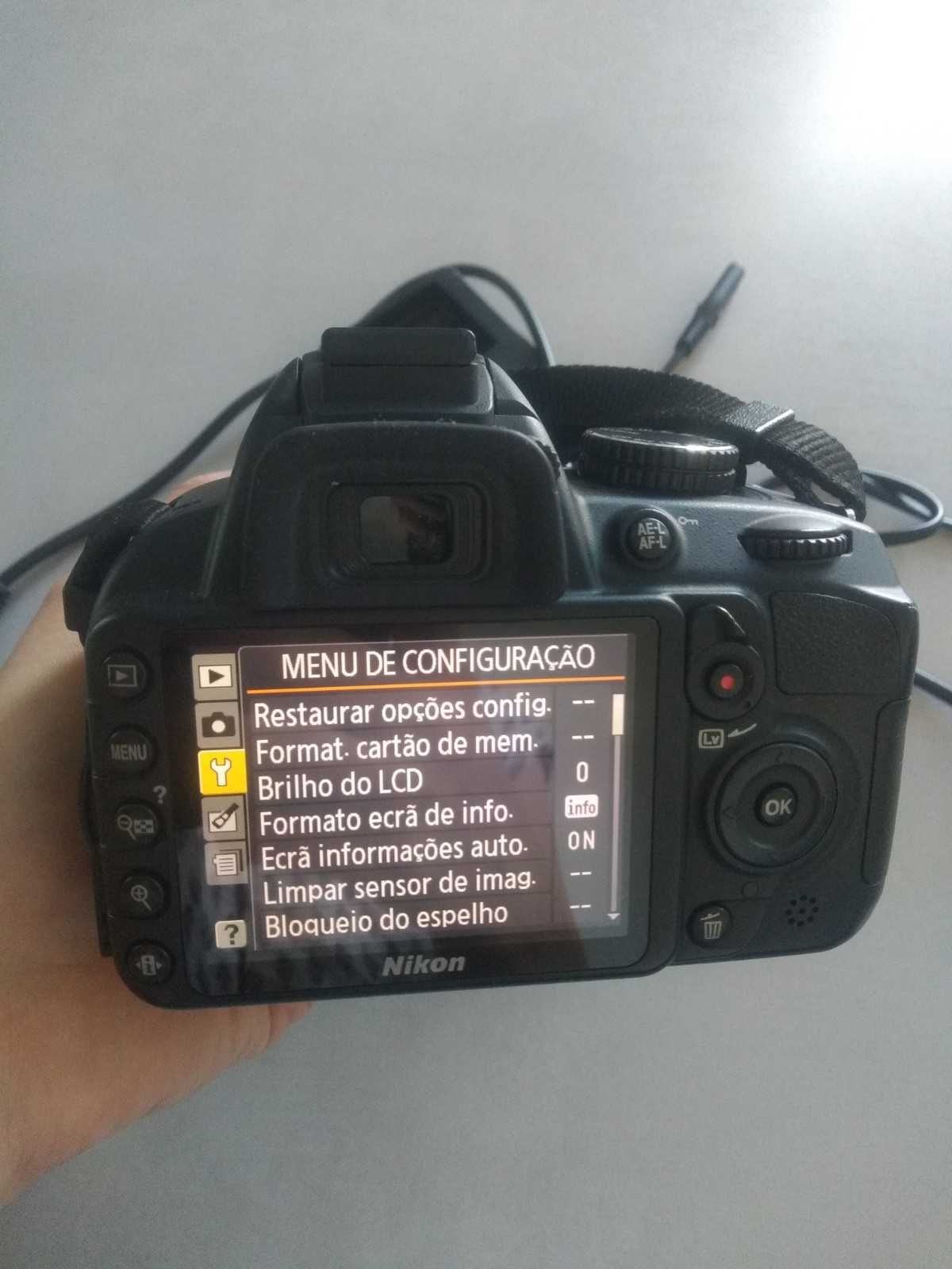 Nikon D3100 com bolsa de transporte