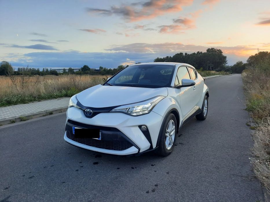 Toyota C-HR Sprzedam Toyotę C-HR 1.8 Hybryda 2023