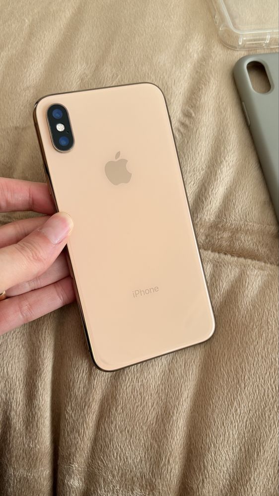 Iphone XS 64gb dourado + 3 capas