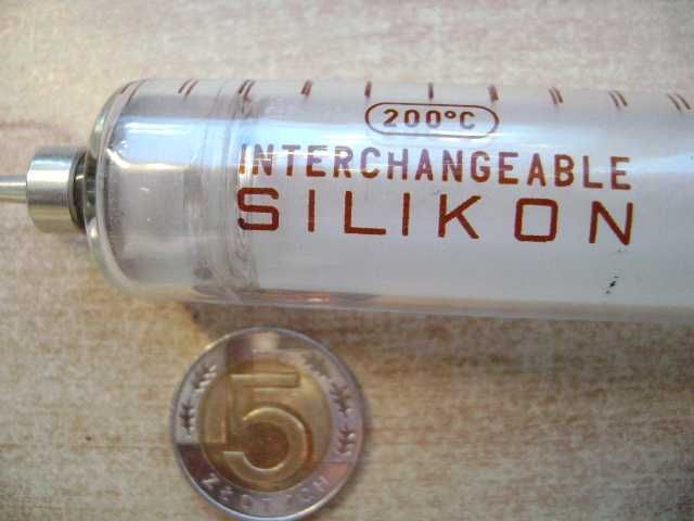 Starocie z PRL - Strzykawka lekarska SILIKON = 20 cm3, 200 stopni C