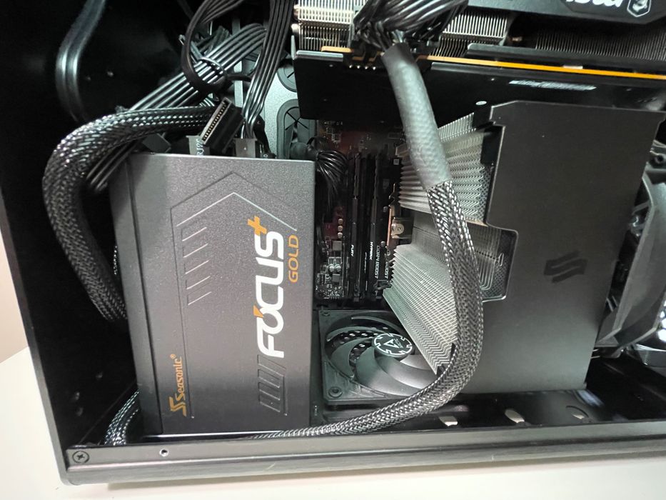 Komputer Hackintosh, R5 2600, RX 6700 XT