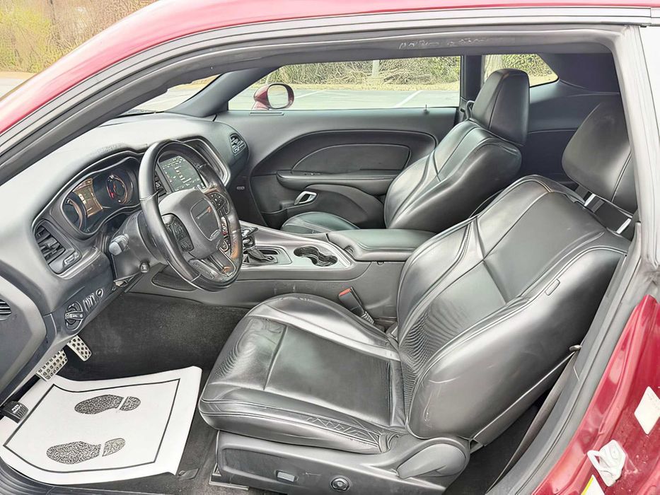 Dodge Challenger      2018