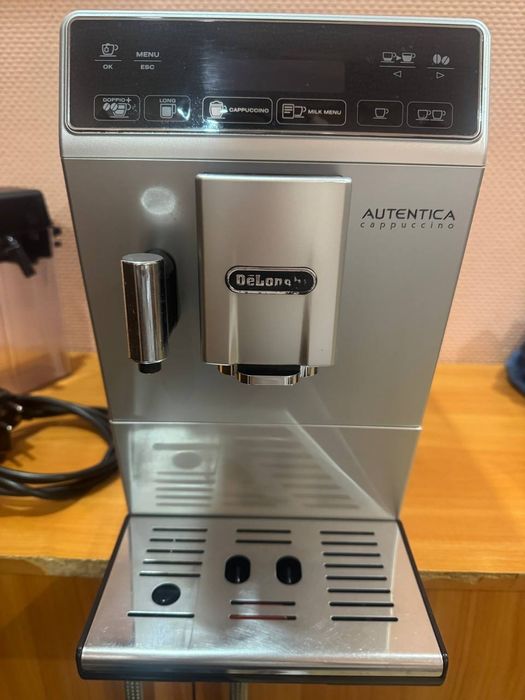 Продам преміальну кавомашину DeLonghi Authentica Cappuccino