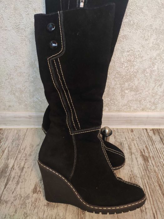 Зимові замшеві чоботи