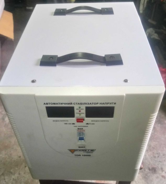 Автоматический однофазный стабилизатор напряжения Forte TDR-10000