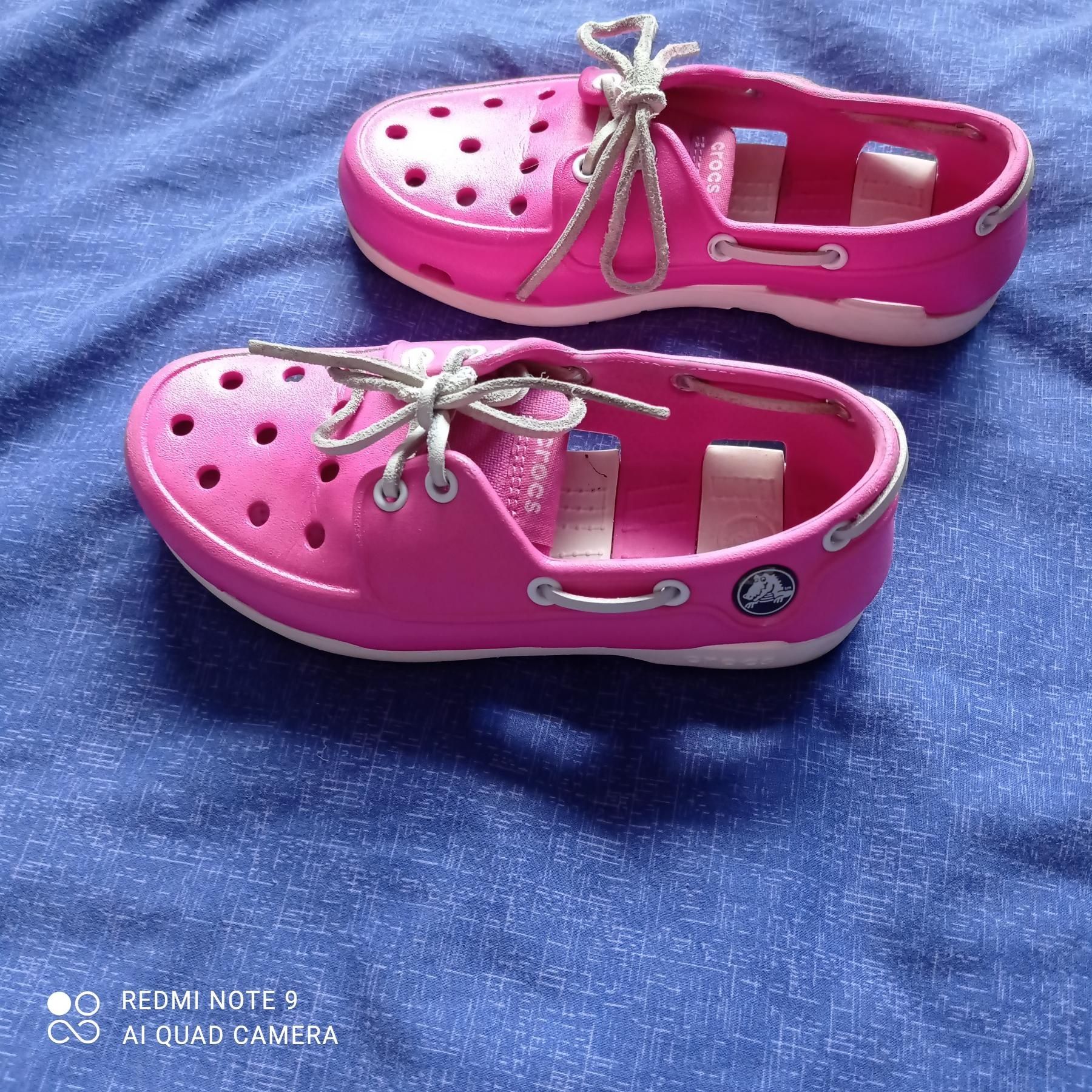 Босоножки, сандалии Crocs