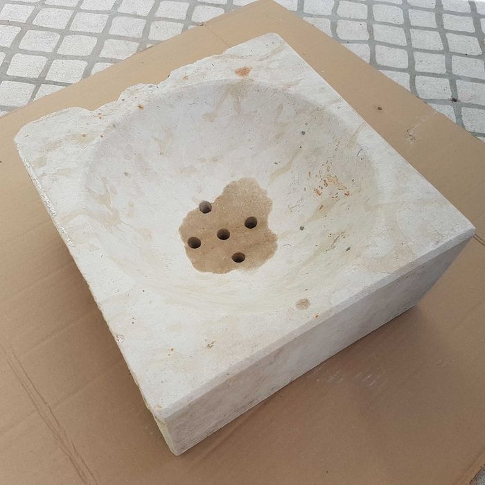 Bebedouro em mármore