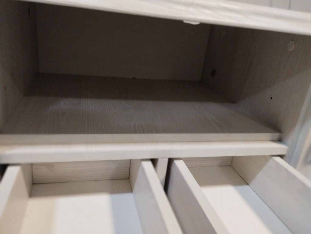 Meble białe pod tv