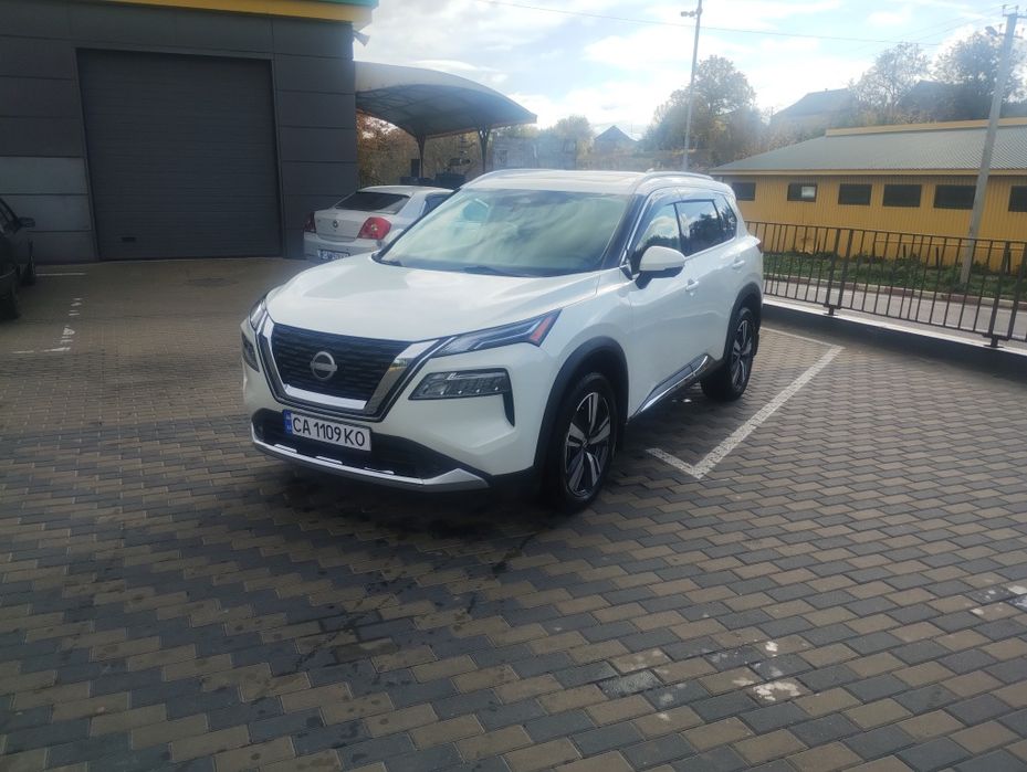 Нісан рог 21 року