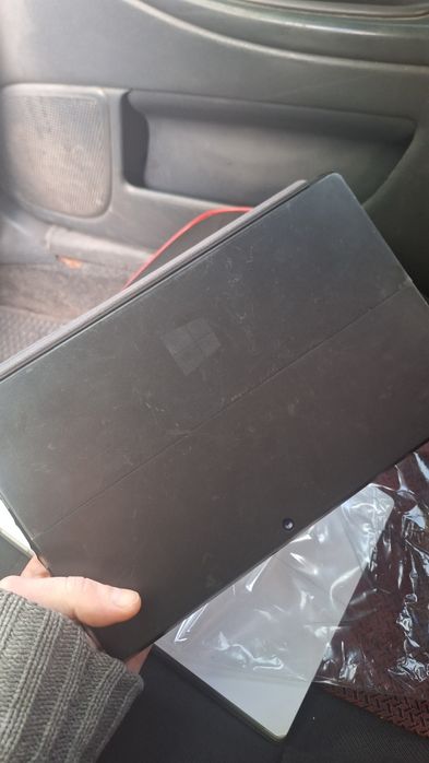 Microsoft surface pro 4/64 +64 gb SD card