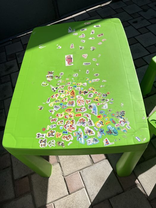 Дитячий стол і стільці