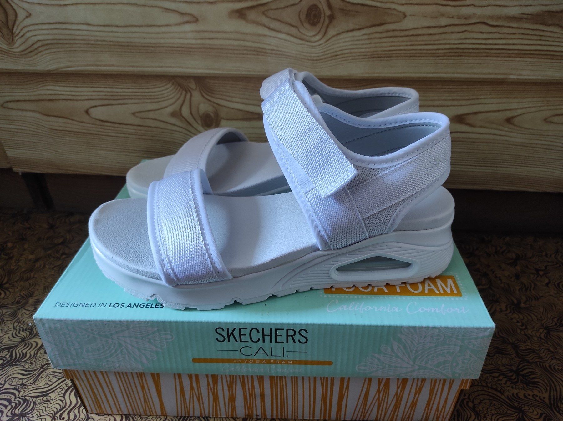Нові сандалії Skechers, босоніжки