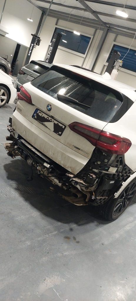 BMW Montaż haka elektrycznie składanego Retrofit Hak