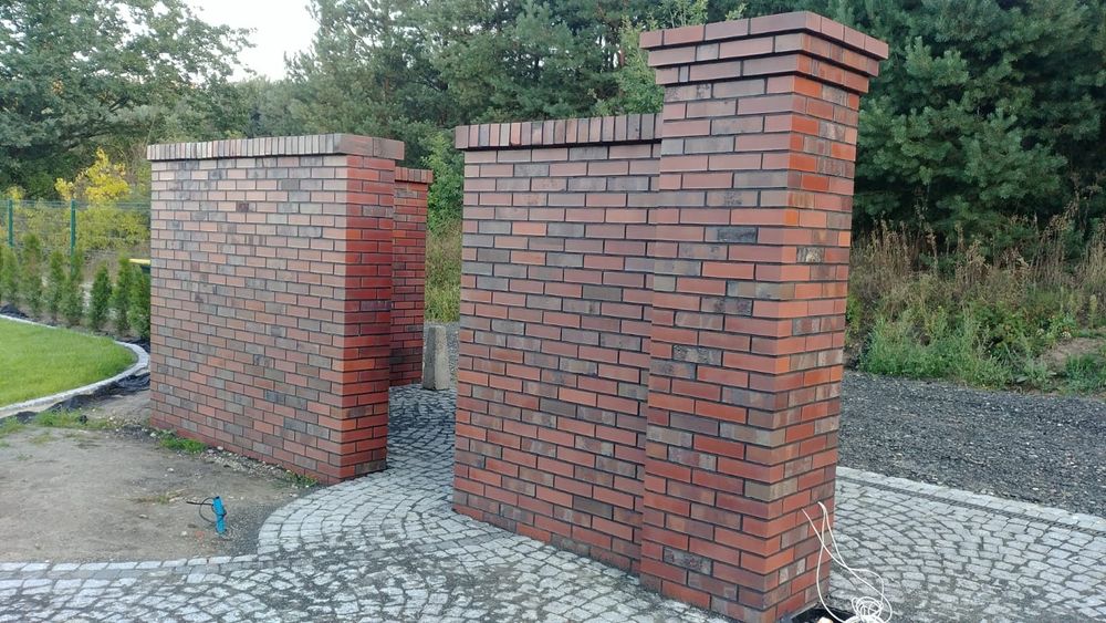 Murowanie z kamienia ,klinkieru i pustaków.