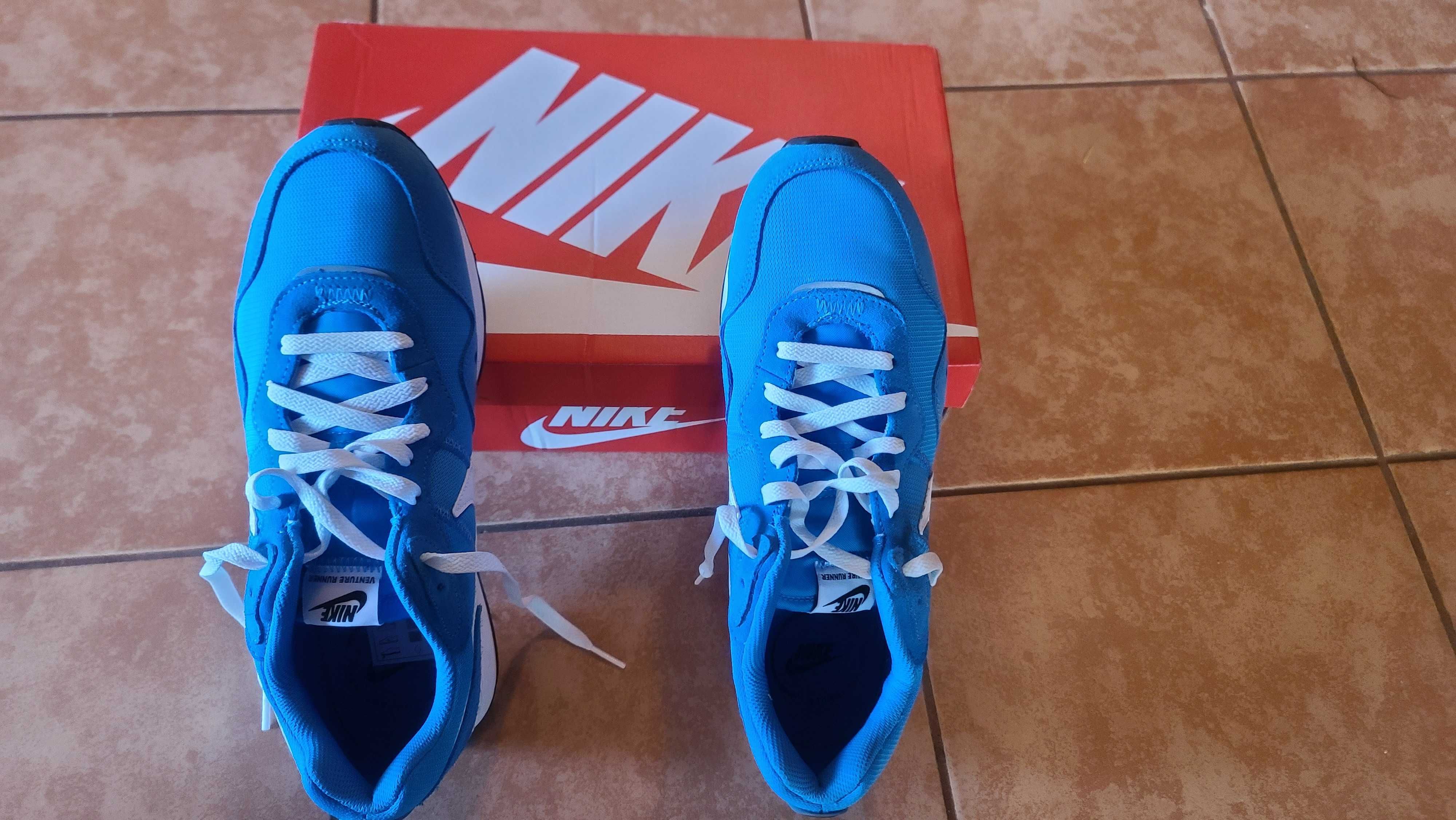 Кросівки Nike(original) натур. шкіра р. 44,5 уст. 29 см сині Індонезія