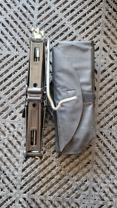 lewarek podnośnik citroen berlingo peugeot partner ucho holownicze