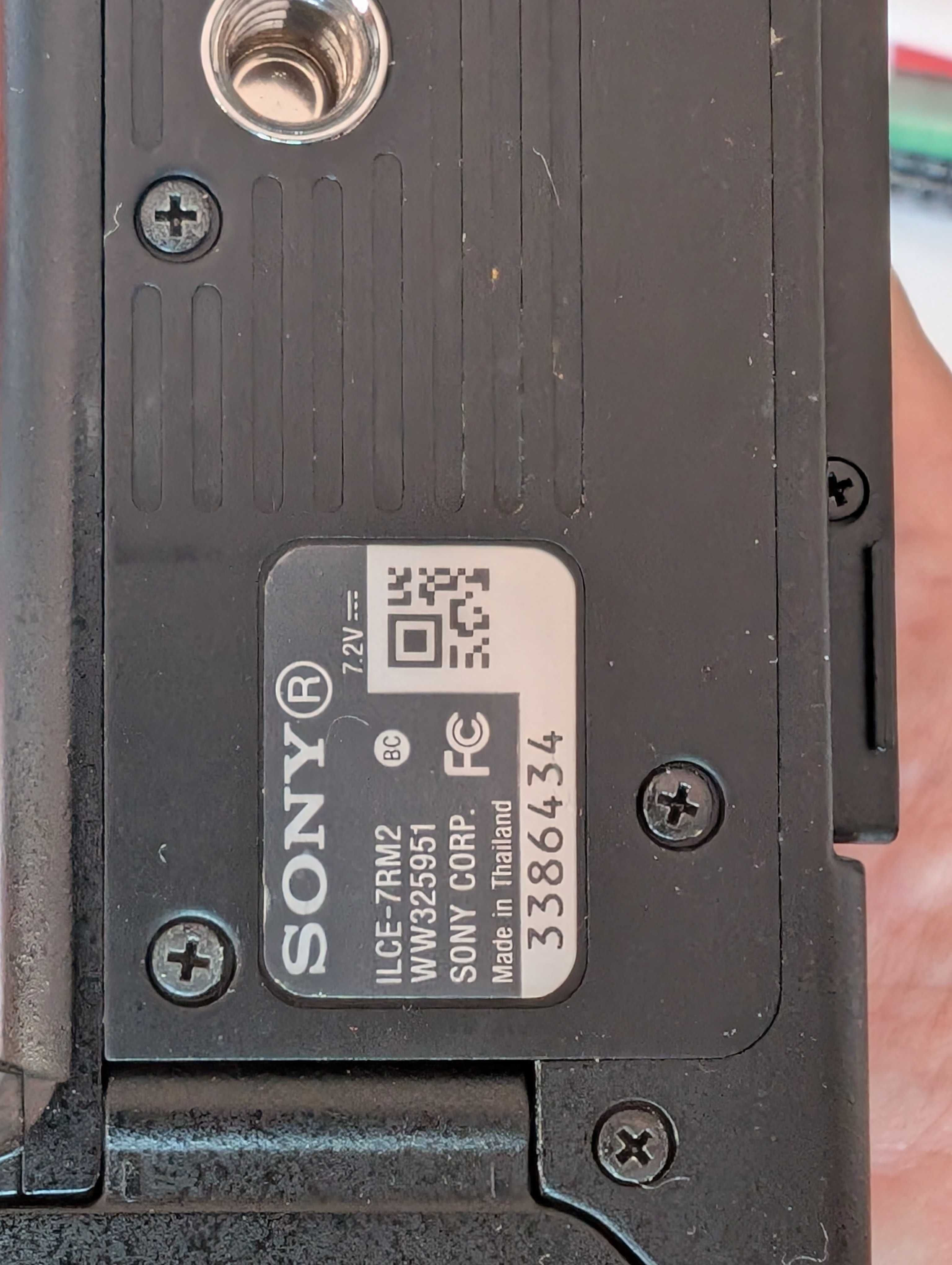 Câmera Sony A7RII + lente + baterias + cartão de memória