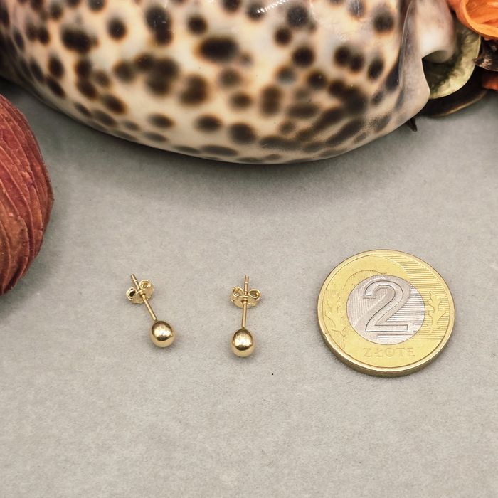 Złote kolczyki.  Nowe.  Próba 585 .