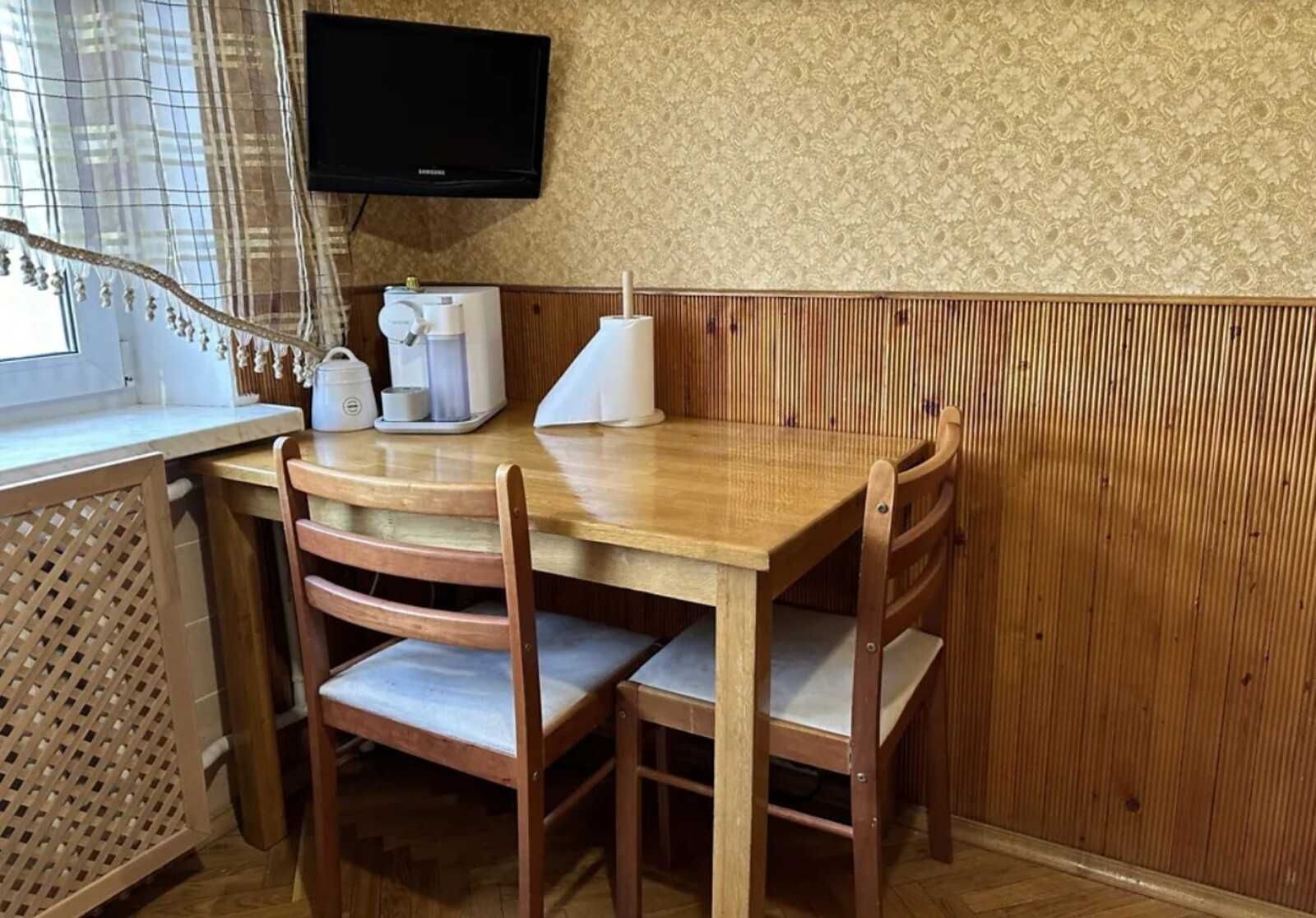 Продається добра 3-х кімнатна квартира зі всім. Р-н мед. університету