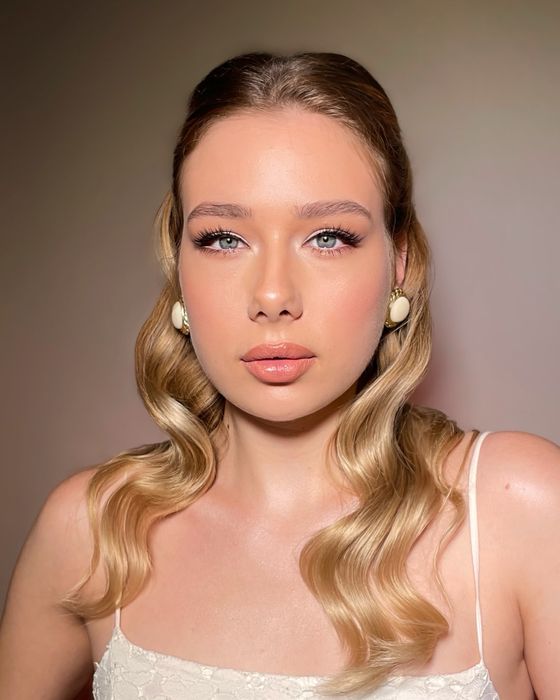 Візажист, гример, бровіст, стиліст зачісок