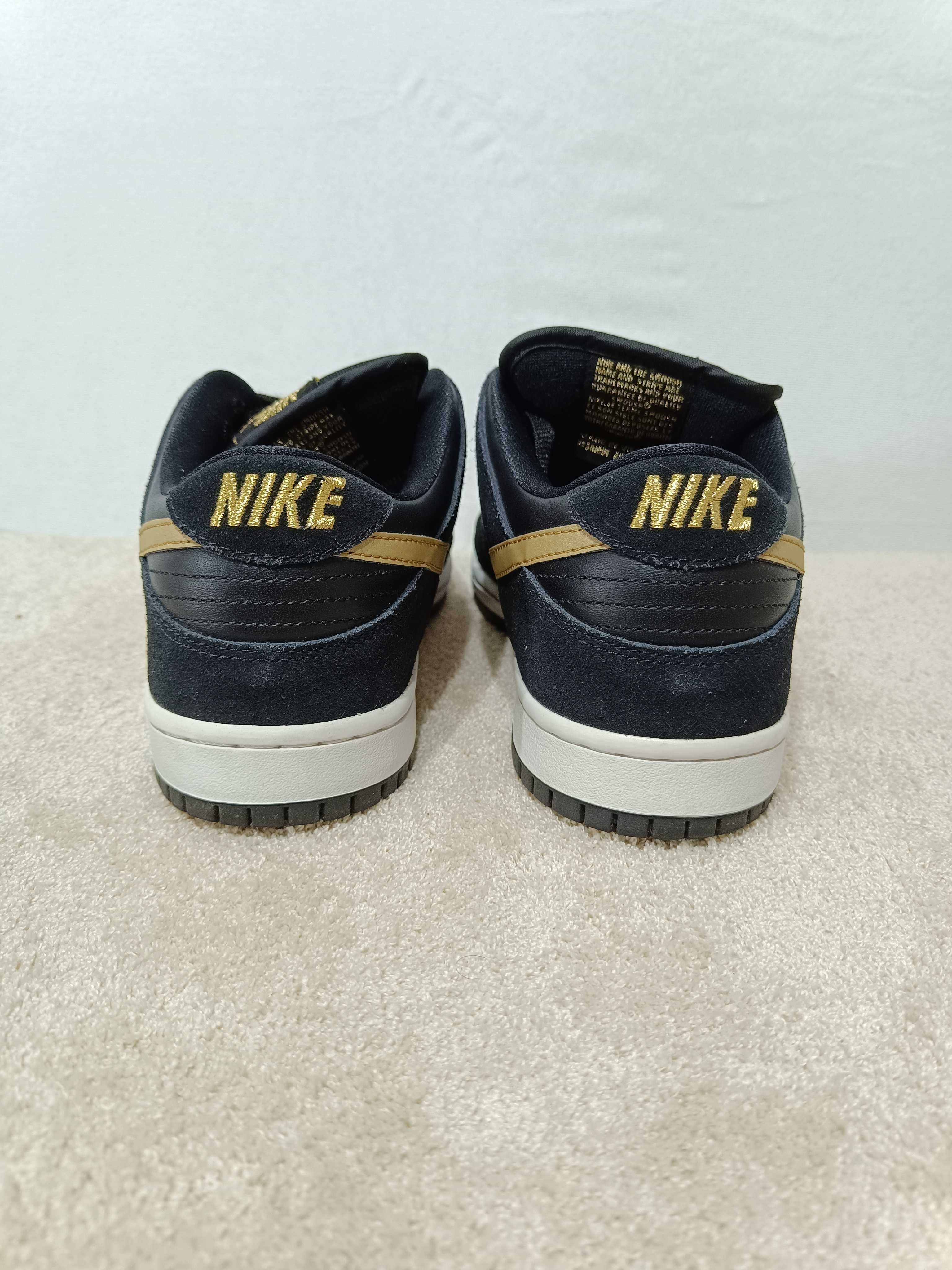 Nike SB Dunk Low Takashi (2018)