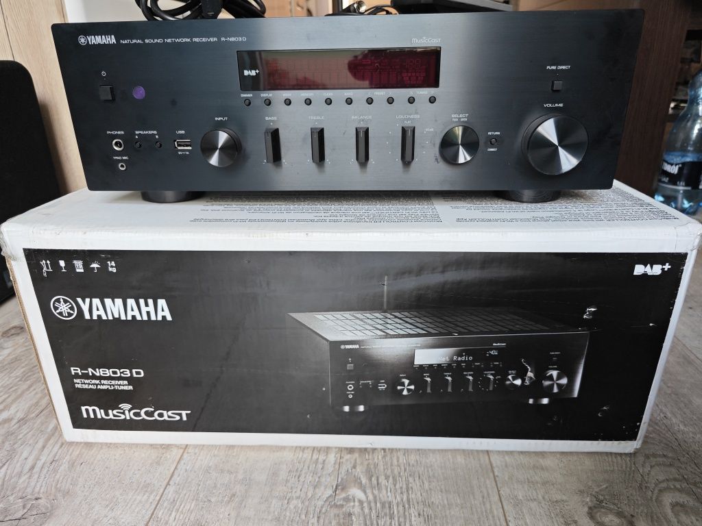 Amplituner YAMAHA  R-N803 D.