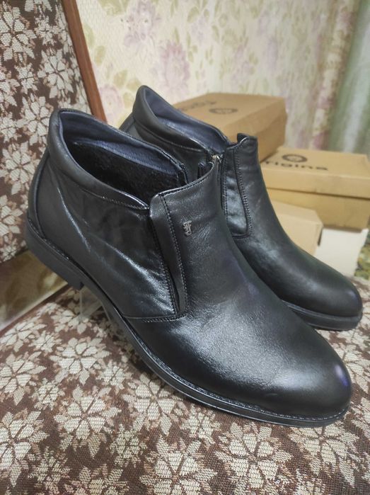 Чоловіче взуття ( черевики/лофери/туфлі/дитяча обув і т.д)