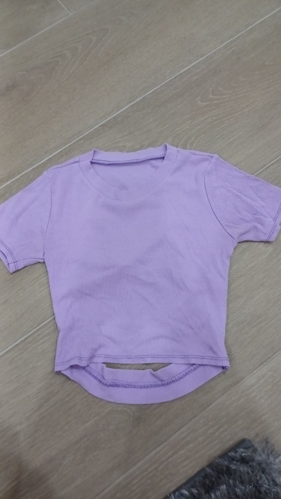 top roxo, lilás.