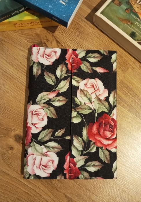 Otulacz na książki. Etui. Okładka.