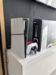 Konsola PS5 digital slim +2 pady z ładowarką