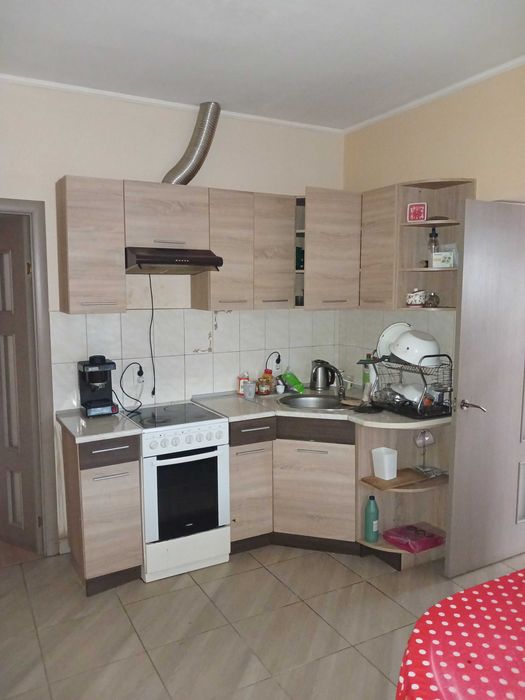 Зручний двохкімнатний будинок в центрі Берегова