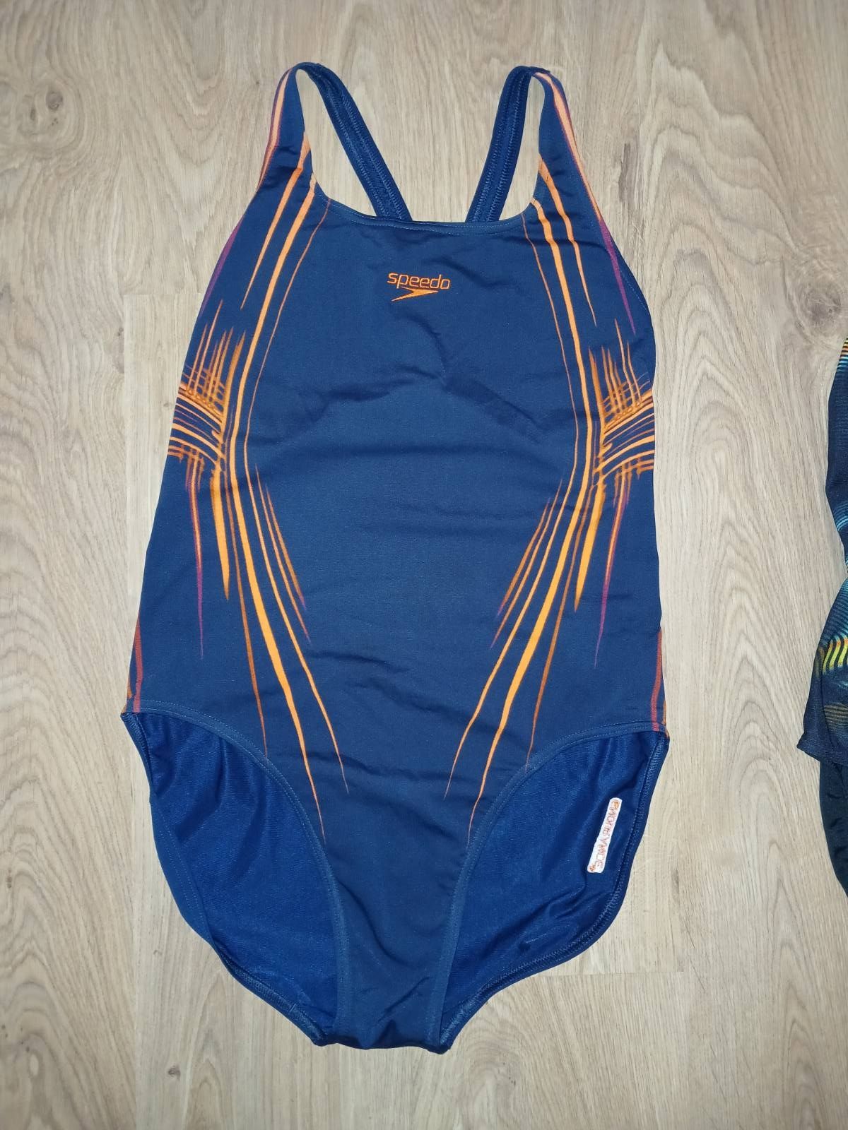 Купальник фирменный speedo спортивный бассейна 48 50 размер черный
