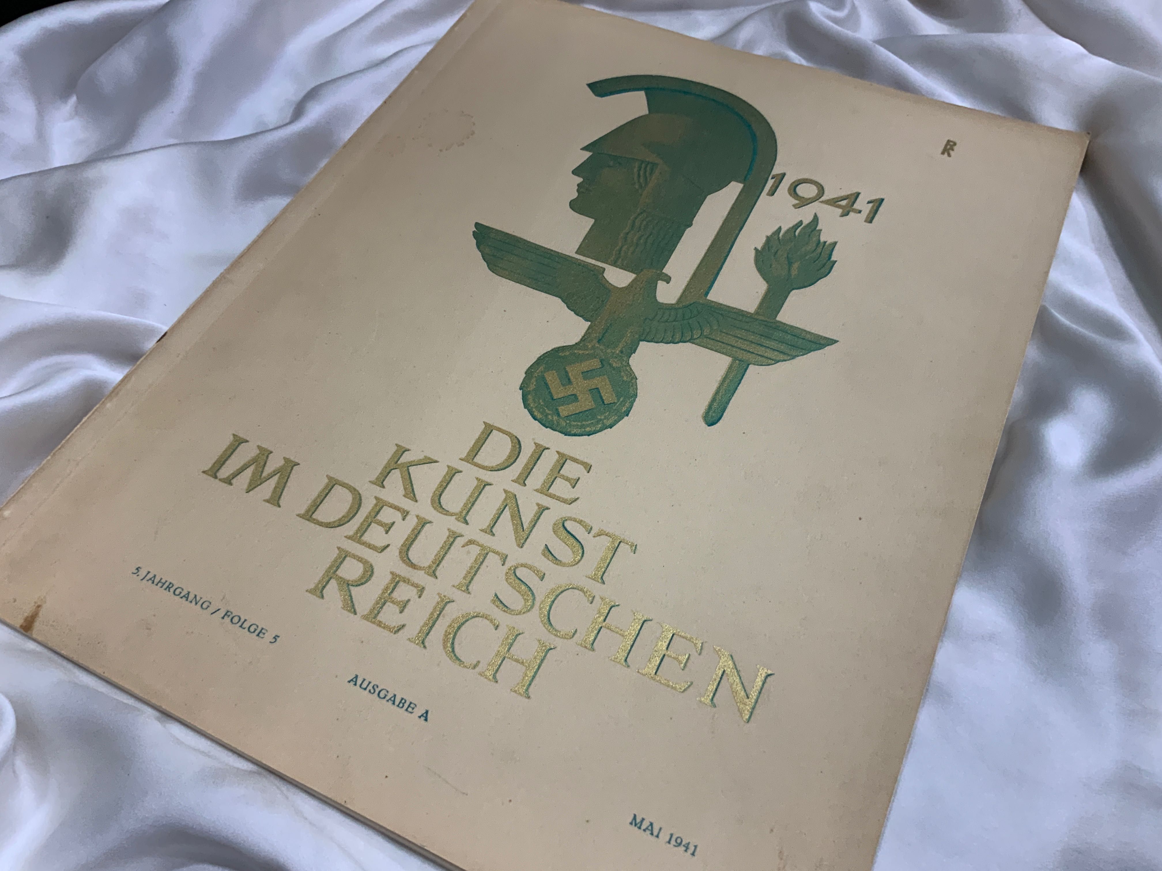 Книги Fuhrer Hitler Dritten Reich Wehrmacht Luftwaffe Kriegsmarine HJ