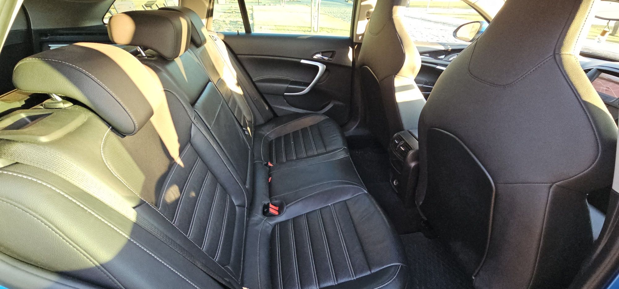 Opel Insignia 2.8 325KM 4x4